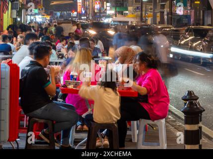 Kuala Lumpur, Malaisie-19 avril 2023 : le long de l'une des rues les plus ardues de Kuala Lumpur, de nombreuses structures originales restent, habitées à l'origine par le Chi Banque D'Images