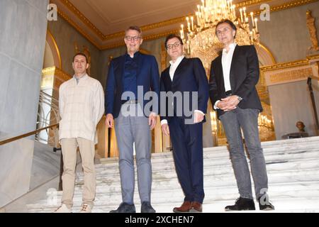 Vladimir Jurowski Bayerische Staatsoper Generalmusik Direktor Markus Blume Kunstminister Serge Dorny Bayerische Staatoper Intendant Laurent Hilmare Bayerische Staatsoper Ballett Direktor Muenchen 17.06.2024 Bayerische Staatsoper Pressekonferenz-Personelle Weichenstellung Muenchen *** Vladimir Jurowski Opéra général de Bavière Directeur musical Markus Blume Ministre de art Serge Dorny Opéra d'État de Bavière Directeur artistique Laurent Hilmare Directeur du Ballet de l'Opéra d'État de Bavière Munich 17 06 2024 Bavière Conférence de presse de l'Opéra d'État personnel changement de cap Munich Banque D'Images