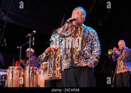 DeVere Duckett of the Earth, Wind and Fire Expereince au Cambridge Club Festival, Royaume-Uni. 8 juin 2024 Banque D'Images