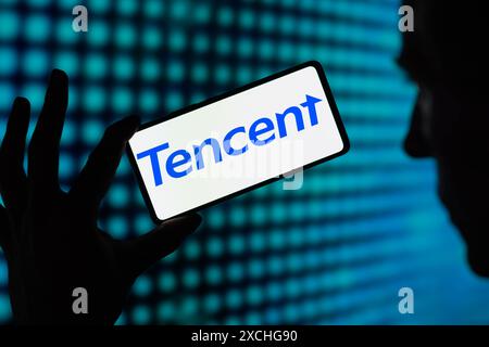 Le logo Tencent est affiché sur un smartphone, vu dans cette illustration photo. Prise à Bruxelles, Belgique. Le 16 juin 2024. (Jonathan Raa / Sipa USA) *** strictement à des fins d'actualités éditoriales *** Banque D'Images