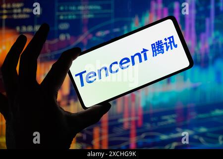 Le logo Tencent est affiché sur un smartphone, vu dans cette illustration photo. Prise à Bruxelles, Belgique. Le 16 juin 2024. (Jonathan Raa / Sipa USA) *** strictement à des fins d'actualités éditoriales *** Banque D'Images