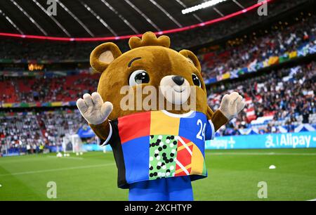 Fussball, Europameisterschaft, EURO 2024, Gruppe A, Allianz Arena MŸnchen : Deutschland - Schottland ; Maskottchen AlbŠrt. Banque D'Images