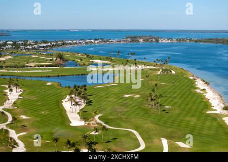 Grand terrain de golf et terrains de sport avec de l'herbe verte à Boca Grande, petite ville sur l'île Gasparilla dans le sud-ouest de la Floride Banque D'Images