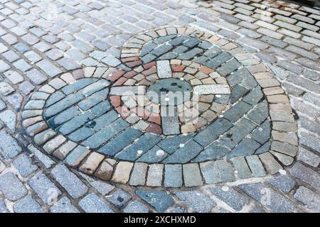 Édimbourg, Écosse. Le coeur de Midlothian, une mosaïque située dans le Royal Mile qui marque l'emplacement de l'entrée du Vieux Tolbooth Banque D'Images