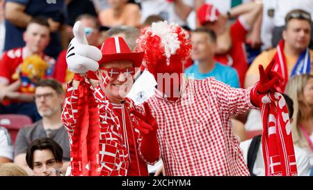 Football, Stuttgart, UEFA - EM24, Slovénie. 16 juin 2024. Danemark, GER, Stuttgart, Football Arena, fans danois, crédit : HMB Media/Alamy Live News Banque D'Images