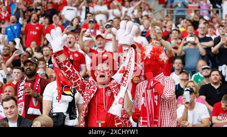 Football, Stuttgart, UEFA - EM24, Slovénie. 16 juin 2024. Danemark, GER, Stuttgart, Football Arena, fans danois, crédit : HMB Media/Alamy Live News Banque D'Images