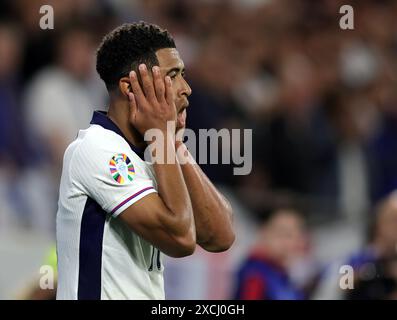 GELSENKIRCHEN, ALLEMAGNE - 16 JUIN : Jude Bellingham, de l'Angleterre, A été déçu lors du match de la phase de groupes de l'UEFA EURO 2024 opposant la Serbie et l'Angleterre à Un Banque D'Images