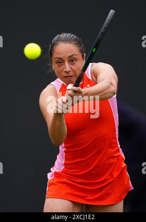 Elisabetta Cocciaretto en action contre Jelena Ostapenko dans leur match en simple féminin le troisième jour du Rothesay Classic à Edgbaston Priory Club, Birmingham. Date de la photo : lundi 17 juin 2024. Banque D'Images