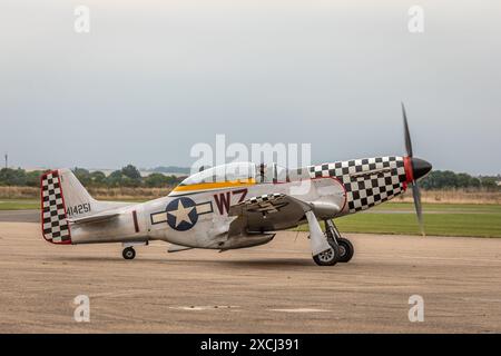 North American TF-51 Mustang '414251/WZ-I', aérodrome de Duxford, Cambridgeshire, Royaume-Uni Banque D'Images