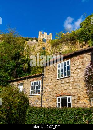 Maisons du XVIIIe siècle à côté de la rivière Nidd dans la zone Waterside de Knaresborough une ville dans le North Yorkshire Angleterre Royaume-Uni Banque D'Images