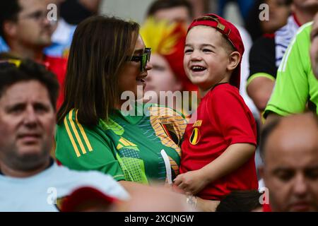 Francfort, Allemagne. 17 juin 2024. Les supporters belges photographiés lors d'un match de football entre l'équipe nationale belge de football Red Devils et la Slovaquie, lundi 17 juin 2024 à Francfort-sur-le-main, Allemagne, le premier match de la phase de groupes des championnats d'Europe UEFA Euro 2024. BELGA PHOTO DIRK WAEM crédit : Belga News Agency/Alamy Live News Banque D'Images
