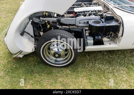 Jaguar E-type. Voitures classiques sur Lytham Green 2024. Banque D'Images