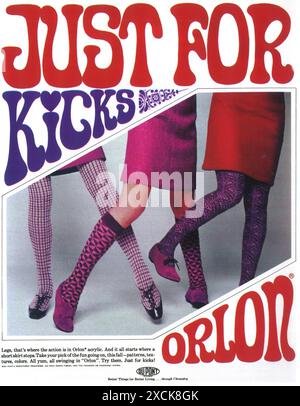 Acrylique Orlon 1966 par DuPont ad - juste pour les coups de pied Banque D'Images