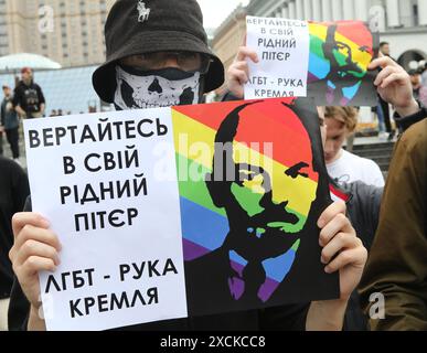 Non exclusif : KIEV, UKRAINE - 16 JUIN 2024 - des militants protestent contre la marche pour l'égalité à Maidan Nezalezhnosti, Kiev, capitale de l'Ukraine. Banque D'Images