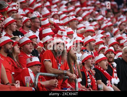 Dusseldorf, Allemagne. 17 juin 2024. Supporters autrichiens lors du match des Championnats d'Europe de l'UEFA à Dusseldorf Arena, Dusseldorf. Le crédit photo devrait se lire comme suit : David Klein/Sportimage crédit : Sportimage Ltd/Alamy Live News Banque D'Images