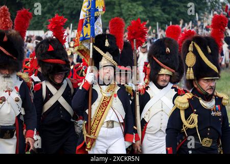 Soldats de l'armée française de Napoléon du XIXe siècle lors de la fête des temps et des époques de reconstruction historique Banque D'Images