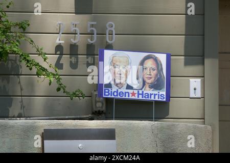 Los Angeles, Californie, USA 14 juin 2024 Joe Biden & Kamala Harris signent lors de l'année électorale à Hollywood Hills le 14 juin 2024 à Los Angeles, Californie, USA. Photo de Barry King/Alamy Stock photo Banque D'Images