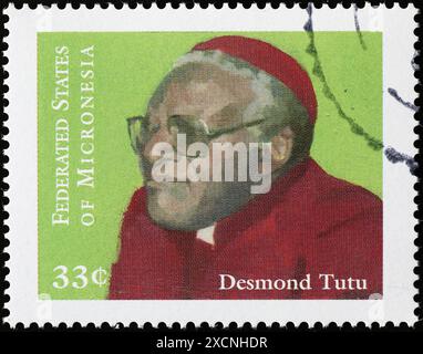 Desmond Tutu sur timbre-poste de Micronésie Banque D'Images