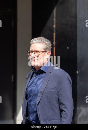 Londres, Royaume-Uni. 18 juin 2024. Sir Keir Starmer quitte Global Radio Studios après avoir été sur Nick Ferrari de LBC à l'émission Breakfast Credit : Richard Lincoln/Alamy Live News Banque D'Images