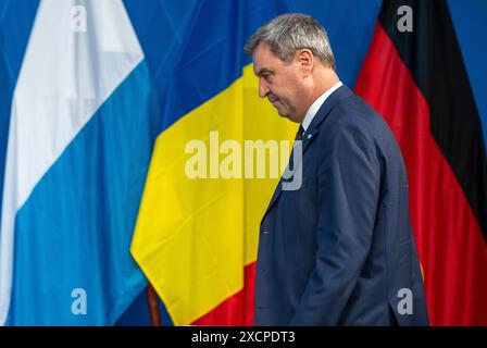 Munich, Allemagne. 18 juin 2024. Markus Söder (CSU), premier ministre de Bavière, participe à une conférence de presse finale. Les cabinets bavarois et roumain se sont réunis dans la capitale bavaroise. Crédit : Peter Kneffel/dpa/Alamy Live News Banque D'Images