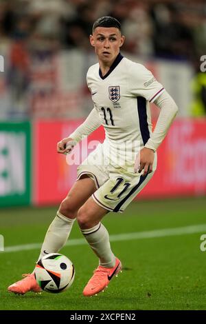 Gelsenkirchen, Allemagne. 16 juin 2024. L'Anglais Phil Foden lors du match de football Euro 2024 entre la Serbie et l'Angleterre à l'Arena AufSchalke, stade, Gelsenkirchen, Allemagne - dimanche 16 juin 2024. Sport - Soccer . (Photo de Fabio Ferrari/LaPresse) crédit : LaPresse/Alamy Live News Banque D'Images