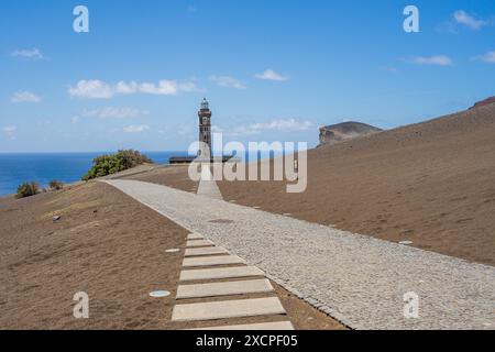 Extérieur du phare du volcan Capelinhos, île de Faial dans l'archipel des Açores. Banque D'Images