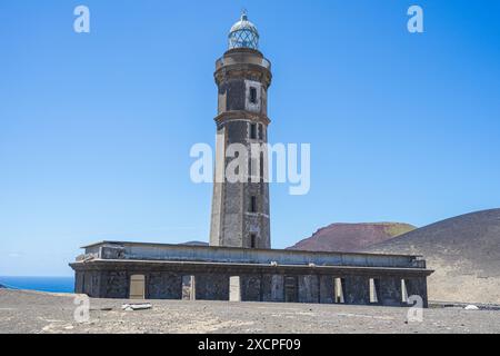 Extérieur du phare du volcan Capelinhos, île de Faial dans l'archipel des Açores. Banque D'Images