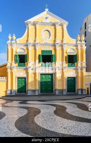 Vue imprenable sur l'église Saint Dominique dans le centre historique de Macao par jour ensoleillé. Banque D'Images