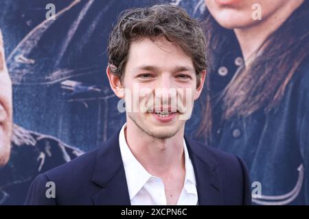 Hollywood, États-Unis. 17 juin 2024. HOLLYWOOD, LOS ANGELES, CALIFORNIE, États-Unis - 17 JUIN : Mike Faist arrive à la première de Los Angeles de Focus Features 'The Bikeriders' qui a eu lieu au TCL Chinese Theatre IMAX le 17 juin 2024 à Hollywood, Los Angeles, Californie, États-Unis. (Photo de Xavier Collin/image Press Agency) crédit : image Press Agency/Alamy Live News Banque D'Images