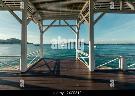 Pont Asadang à l'île de Sichang à Chonburi Thaïlande. Banque D'Images