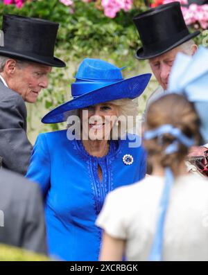 Ascot, Royaume-Uni. 18 juin 2024. Image © concédée sous licence à Parsons Media. 18/06/2024. Ascot, Royaume-Uni. Royal Ascot 2024. Hippodrome d'Ascot. Les Racegoers et les Royals assistent au premier jour de la course hippique de quatre jours du Royal Ascot à l'hippodrome d'Ascot. Photo par crédit : andrew parsons/Alamy Live News Banque D'Images