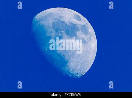 Gros plan d'un paysage lunaire en fin d'après-midi Banque D'Images