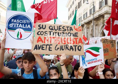 Roma, Italie. 18 juin 2024. Manifestazione per la difesa della Costituzione Italiana convocata dalle forze di opposizione in piazza Santi Apostoli - Politica - Roma, Italia - Marted&#xec;, 18 Giugno 2024 (foto Cecilia Fabiano/LaPresse) manifestation pour la défense de la Constitution italienne convoquée par les forces de l'opposition sur Piazza Santi Apostoli - politique - Rome, Italie &#x2014 ; mardi, 18 juin 2024 (photo Cecilia Fabiano/LaPresse) crédit : LaPresse/Alamy Live News Banque D'Images