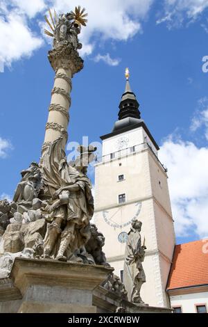 Colonne de la Sainte Trinité et église de la Trinité à Trnava, Slovaquie Banque D'Images