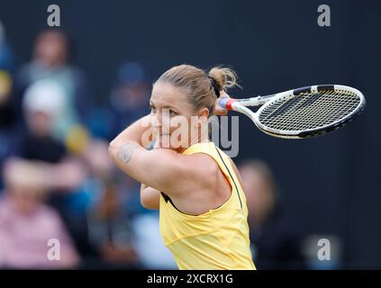 18 juin 2024 ; Edgbaston Priory Club, Birmingham, Angleterre : Rothesay Tennis Classic Birmingham, jour 2 ; Karolina Pliskova (CZE) dans son match en simple femme contre Caroline Dolehide (USA) Banque D'Images
