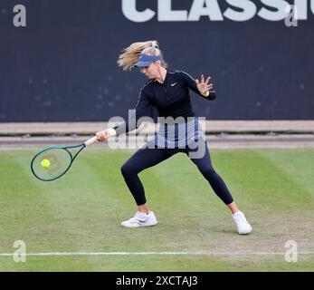 18 juin 2024 ; Edgbaston Priory Club, Birmingham, Angleterre : Rothesay Tennis Classic Birmingham, jour 2 ; Katie Boulter (GBR) dans son match en simple féminin contre Anhelina Kalinina (UKR) Banque D'Images