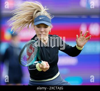 18 juin 2024 ; Edgbaston Priory Club, Birmingham, Angleterre : Rothesay Tennis Classic Birmingham, jour 2 ; Katie Boulter (GBR) dans son match en simple féminin contre Anhelina Kalinina (UKR) Banque D'Images