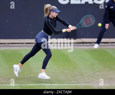 18 juin 2024 ; Edgbaston Priory Club, Birmingham, Angleterre : Rothesay Tennis Classic Birmingham, jour 2 ; Katie Boulter (GBR) dans son match en simple féminin contre Anhelina Kalinina (UKR) Banque D'Images