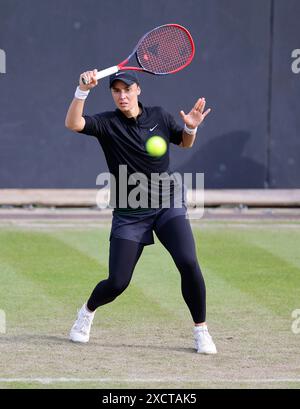 18 juin 2024 ; Edgbaston Priory Club, Birmingham, Angleterre : Rothesay Tennis Classic Birmingham, jour 2 ; Katie Boulter (GBR) dans son match en simple féminin contre Anhelina Kalinina (UKR) Banque D'Images