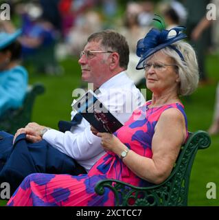 Ascot, Royaume-Uni. 18 juin 2024. Racegoers le premier jour de Royal Ascot. Crédit : Nigel Bramley Banque D'Images