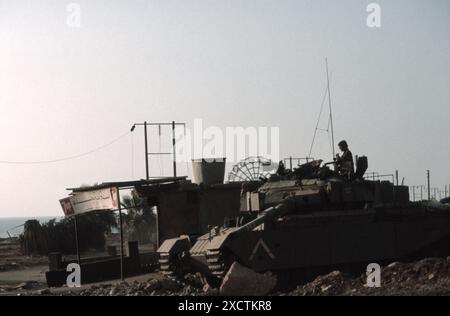 Liban Guerre 1982 Beyrouth / Lebeanonwar 82 - FDI Forces de défense israéliennes East Beyrouth - Centurion Tank - Sho't Kal Gimel Banque D'Images