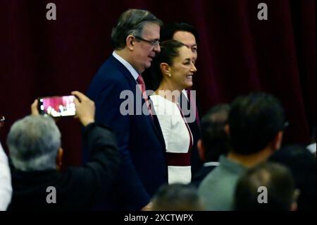 Mexico, Mexique. 18 juin 2024. Claudia Sheinbaum Pardo, présidente entrante du Mexique, assiste à une réunion avec les législateurs fédéraux élus par la coalition « Sigamos Haciendo Historia » au World Trade Center (WTC) de Mexico. Le 18 juin 2024 à Mexico, Mexique. (Photo de Carlos Tischler/ crédit : Eyepix Group/Alamy Live News Banque D'Images