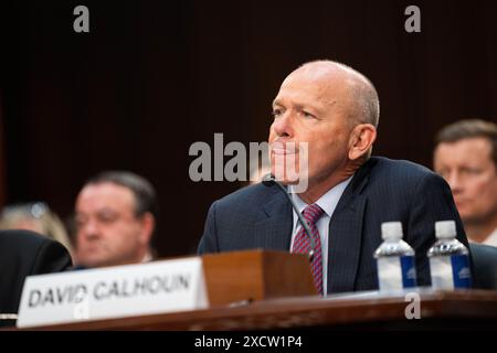 Washington, États-Unis. 18 juin 2024. Le président et PDG de Boeing, Dave Calhoun, témoigne lors d'une audience du Comité sénatorial sur la sécurité intérieure et les affaires gouvernementales intitulée « la culture de sécurité brisée de Boeing » à Washington, DC, aux États-Unis, le 18 juin 2024. Crédit : Liu Jie/Xinhua/Alamy Live News Banque D'Images