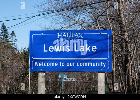 Bienvenue au panneau Lewis Lake sur NS 3 en Nouvelle-Écosse Banque D'Images