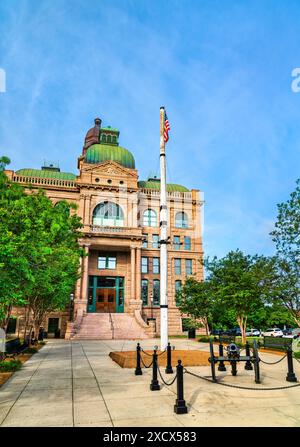 Palais de justice du comté de Tarrant avec réflexion à Fort Worth - Texas, États-Unis Banque D'Images