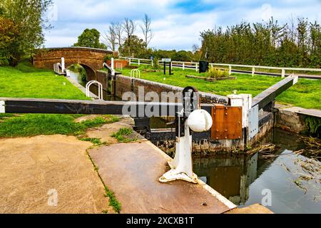 Lower Maunsel Lock à North Newton sur le canal Bridgwater & Taunton, Somerset, Angleterre, Royaume-Uni Banque D'Images