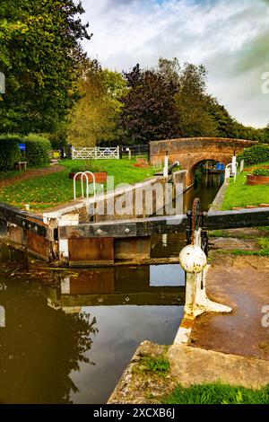 Lower Maunsel Lock à North Newton sur le canal Bridgwater & Taunton, Somerset, Angleterre, Royaume-Uni Banque D'Images