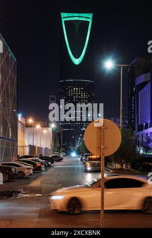 Riyad, Arabie saoudite, 18 mai 2024. Centre du Royaume et tour Faisaliah à Riyad. Crédit : Joan G/Alamy Banque D'Images