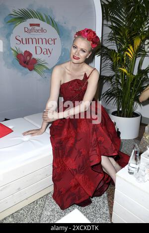 Franziska Knuppe beim Raffaello Summer Day à Berlin 18.06.2024 *** Franziska Knuppe à la Raffaello Summer Day à Berlin 18 06 2024 Banque D'Images