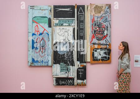 Londres, Royaume-Uni. 19 juin 2024. Portrait de l'artiste jeune abandonné de Jean-Michel Basquiat (1982, est. £15,000,000-20,000,000) - Un aperçu de la vente d'art moderne et contemporain à la galerie Sotheby's New Bond Street. La vente a lieu le 25 juin. Crédit : Guy Bell/Alamy Live News Banque D'Images